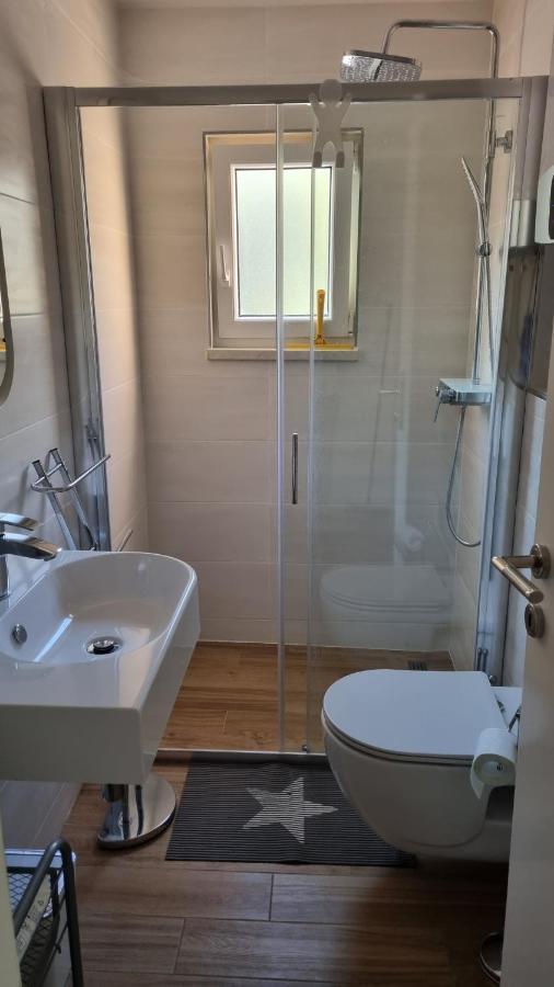דירות Kornić Apartman Z12 מראה חיצוני תמונה